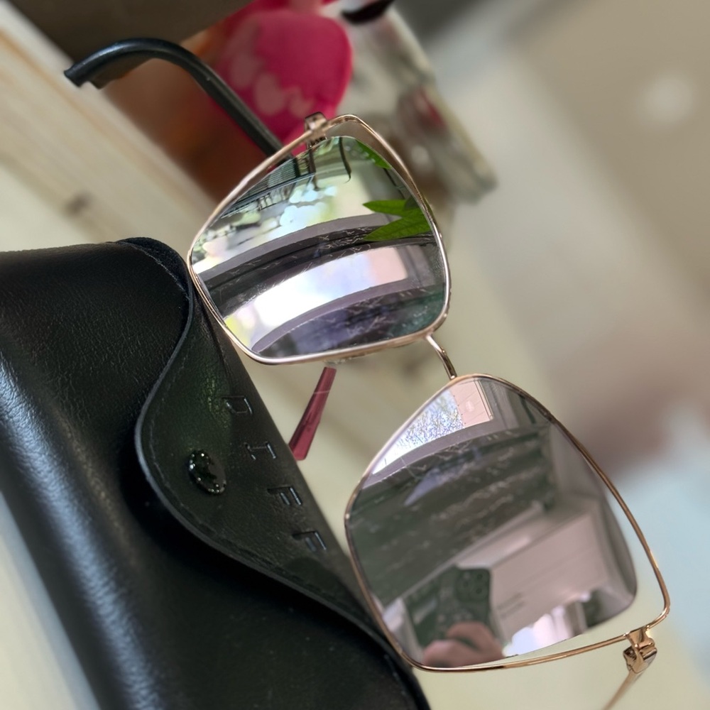 DIFF EYEWEAR BECKY III - ROSE GOLD + CHERRY BLOSSOM MIRROR POLARIZED SUNGLASSES